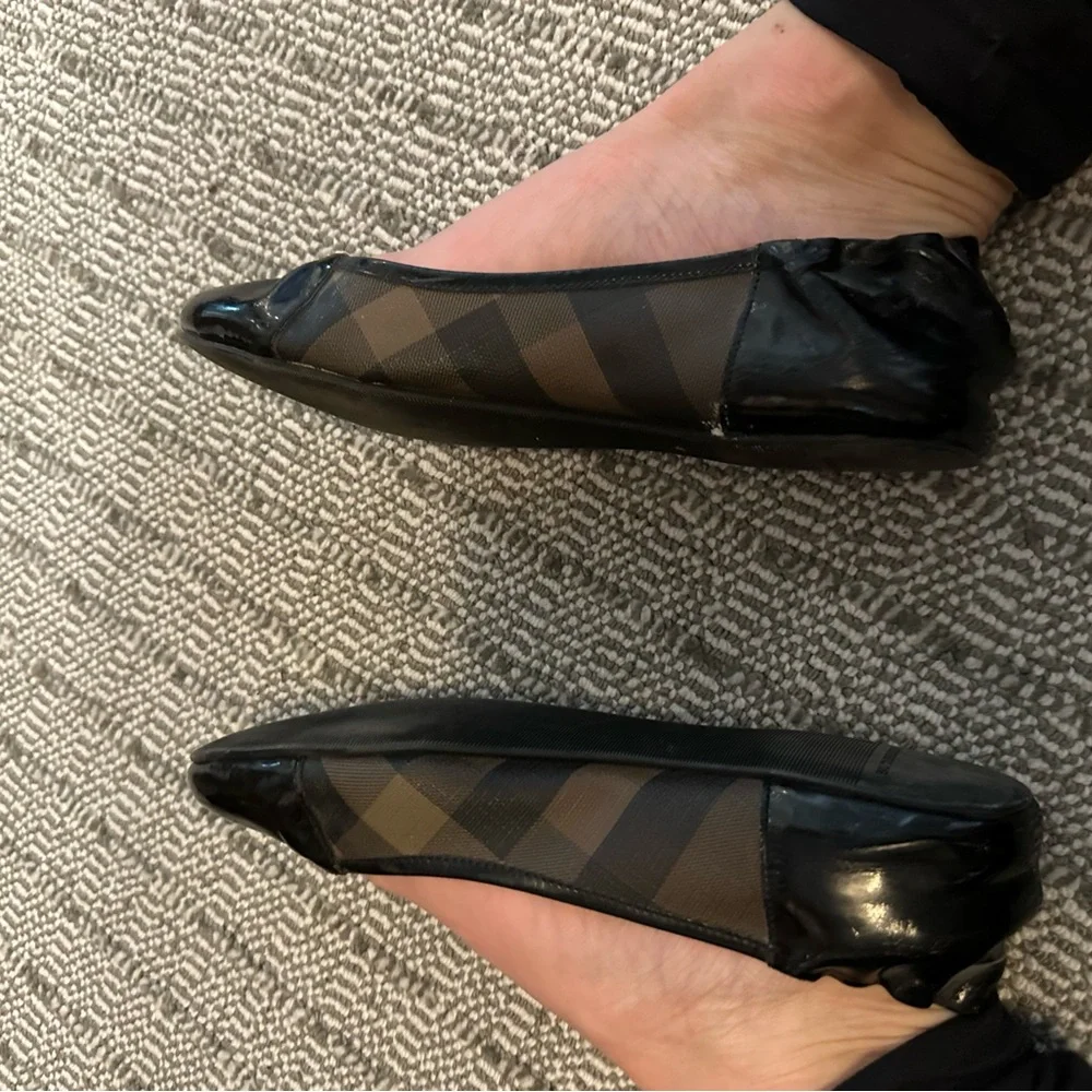 Burberry flats! Super cute and fun! - Picture 2 of 3